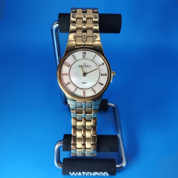 Skagen Denmark Mother of Pearl 28mm Women's Quartz Watch Swiss Movement New - Picture 1 of 8